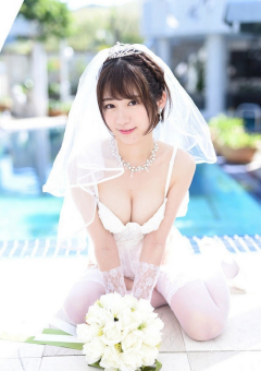 Японка в свадебном платье с голыми сиськами